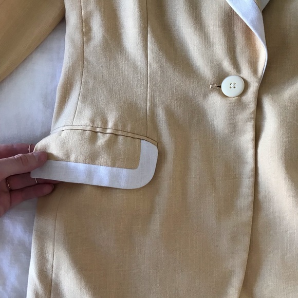 Vintage butter yellow blazer - Picture 3 of 7